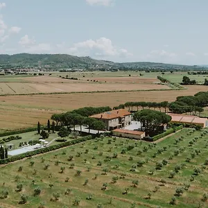 https://terra-di-cortona.it-tuscanyhotel.com